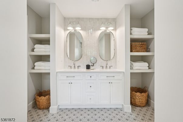 Bathroom, Dual Sink Vanities, Interior
