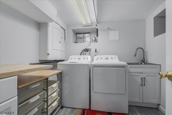 Interior, Washer, Wood Texture Flooring
