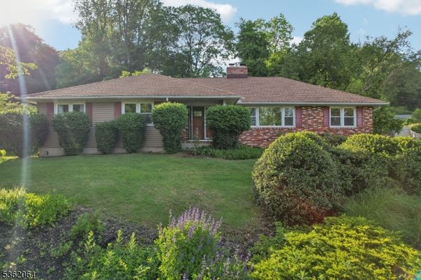 Backyard, Exterior, Facade, Brick Facade, Ranch