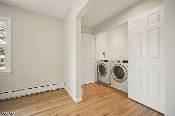 Interior, Washer, Wood Texture Flooring