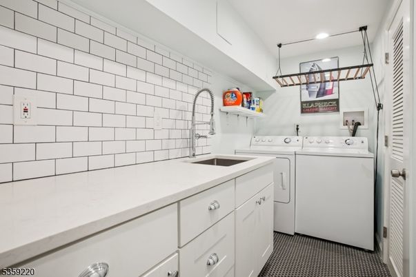 Interior, Recessed Lighting, Utility Closets, Washer