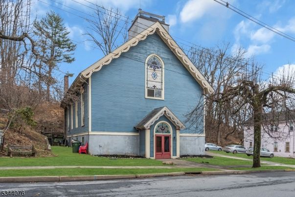 Exterior, Facade, Queen Anne Victorian