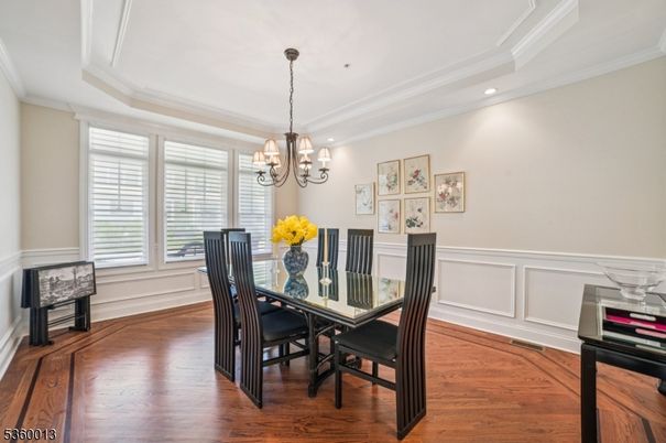 Chandelier, Dining room, Interior, Recessed Lighting, Wood Texture Flooring
