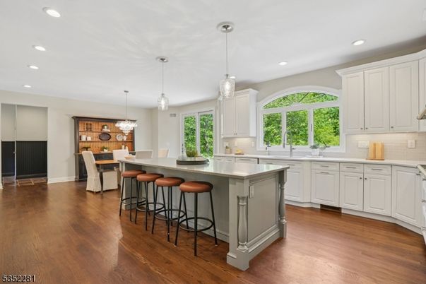 Chandelier, Dining room, Interior, Kitchen, Pendant Lights, Recessed Lighting, Wood Texture Flooring