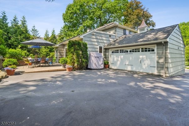 Detached Garage, Exterior