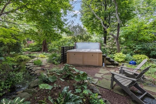 Exterior, Hot Tub