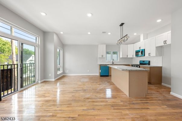 Interior, Kitchen, Pendant Lights, Recessed Lighting, Wood Texture Flooring