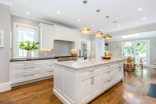 Dining room, Interior, Kitchen, Pendant Lights, Recessed Lighting, Wood Texture Flooring