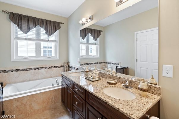 Bathroom, Dual Sink Vanities, Interior