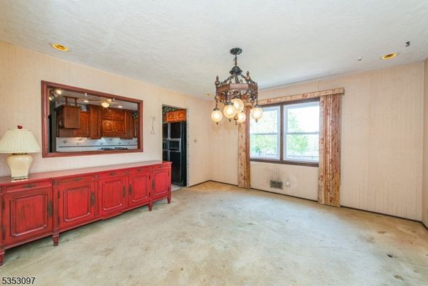 Chandelier, Empty room, Interior, Pendant Lights, Recessed Lighting