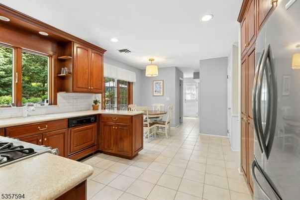 Dining room, Interior, Kitchen, Recessed Lighting