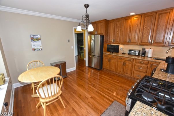 Interior, Kitchen, Pendant Lights, Recessed Lighting, Wood Texture Flooring