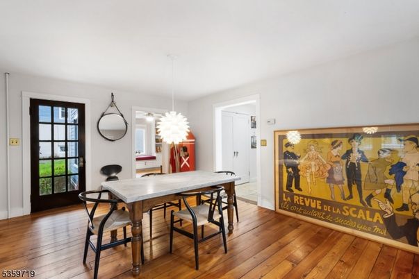 Interior, Pendant Lights, Wood Texture Flooring