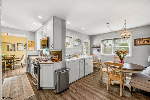 Chandelier, Dining room, Interior, Kitchen, Recessed Lighting, Wood Texture Flooring