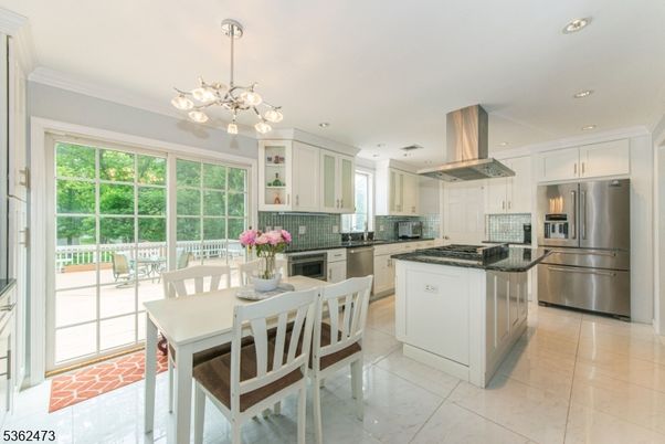Dining room, Interior, Kitchen, Pendant Lights, Recessed Lighting, Stainless Steel Appliances