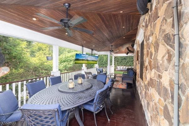 Exterior, Recessed Lighting