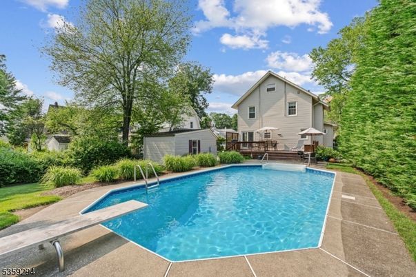Exterior, Pool