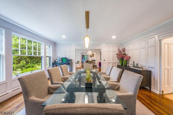 Dining room, Interior, Kitchen, Living room, Pendant Lights, Recessed Lighting, Wood Texture Flooring
