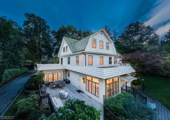 Backyard, Exterior, Facade, Queen Anne Victorian