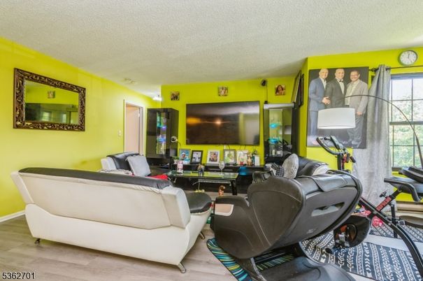 Fitness Equipment, Interior, Living room, Wood Texture Flooring