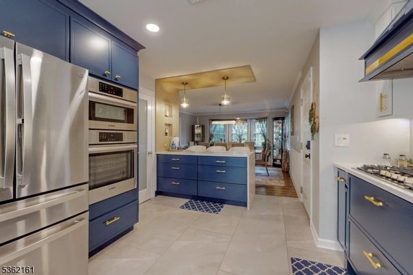 Interior, Kitchen, Pendant Lights, Recessed Lighting, Stainless Steel Appliances