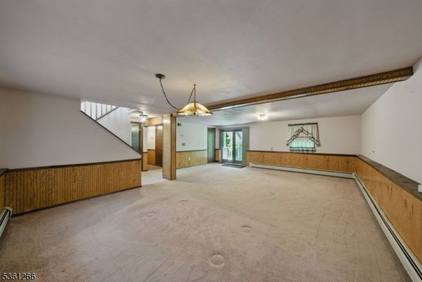 Empty room, Interior, Pendant Lights