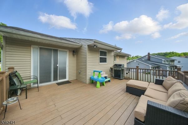 Exterior, Wood Texture Flooring