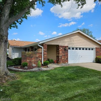 Attached, Exterior, Facade, Brick Facade, Ranch