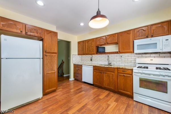 Interior, Kitchen, Pendant Lights, Recessed Lighting, Wood Texture Flooring