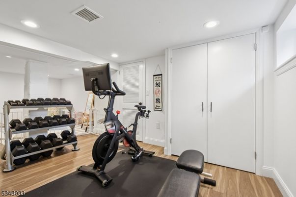 Fitness Equipment, Interior, Recessed Lighting, Wood Texture Flooring