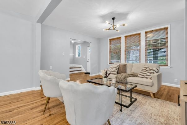 Interior, Living room, Pendant Lights, Wood Texture Flooring