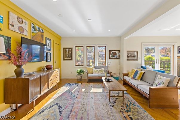 Interior, Living room, Recessed Lighting, Wood Texture Flooring