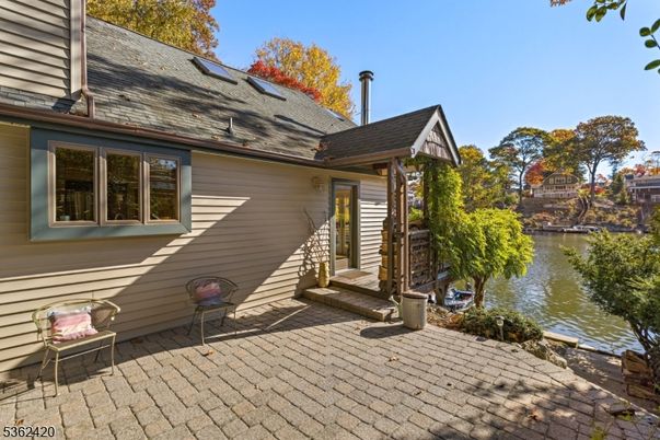 Exterior, Water