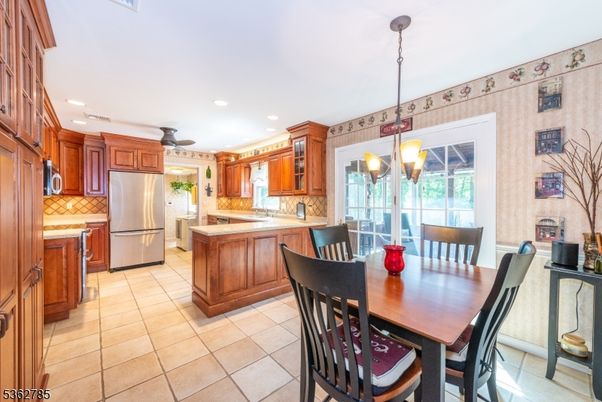 Dining room, Interior, Kitchen, Pendant Lights, Recessed Lighting