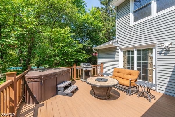 Exterior, Hot Tub