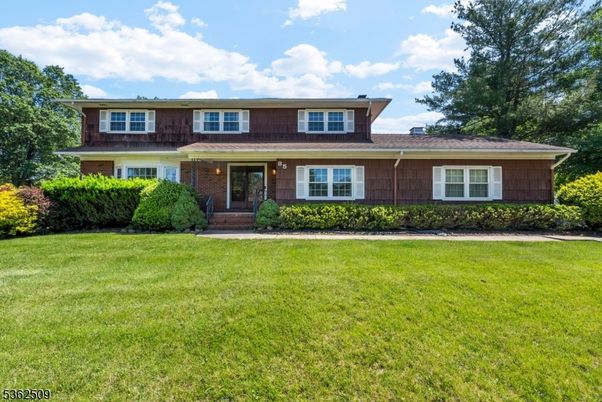 Exterior, Facade, Brick Facade, Split Level
