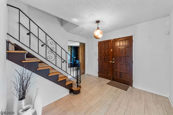Interior, Pendant Lights, Wood Texture Flooring