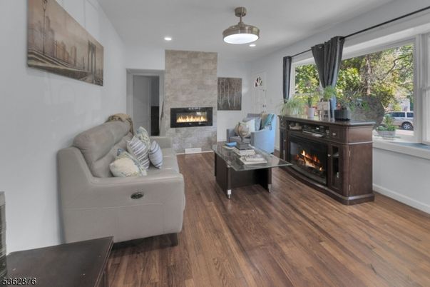 Fireplace, Interior, Living room, Pendant Lights, Recessed Lighting, Wood Texture Flooring