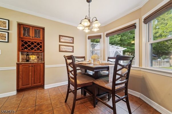 Chandelier, Dining room, Interior