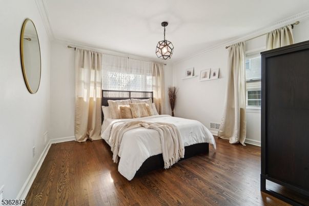 Bedroom, Interior, Pendant Lights, Wood Texture Flooring