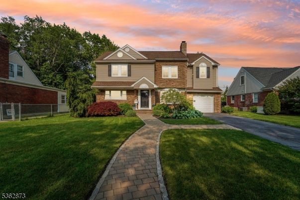 Attached, Exterior, Facade, Brick Facade, Cape Cod