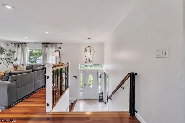 Interior, Pendant Lights, Recessed Lighting, Wood Texture Flooring
