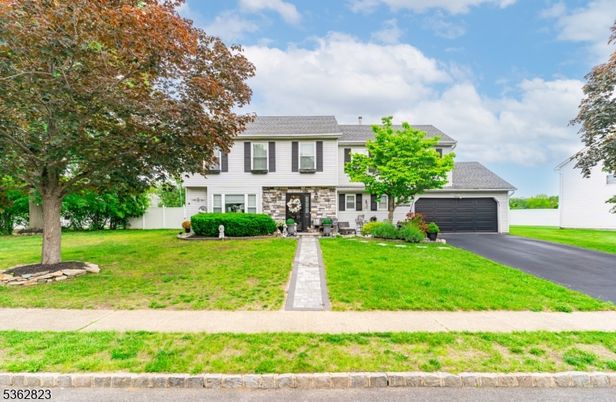 Attached, Backyard, Exterior, Facade, Georgian