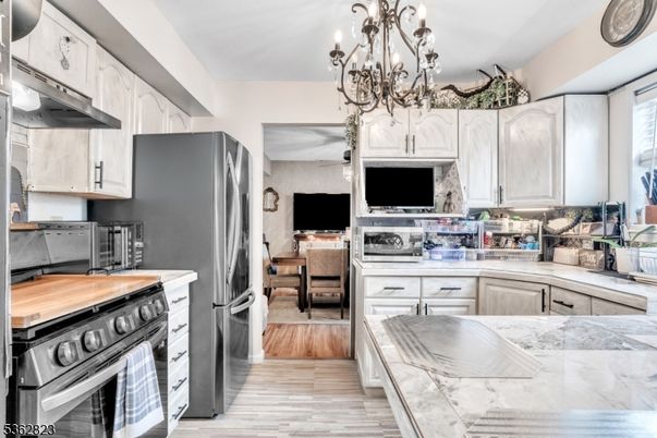 Chandelier, Interior, Kitchen, Wood Texture Flooring