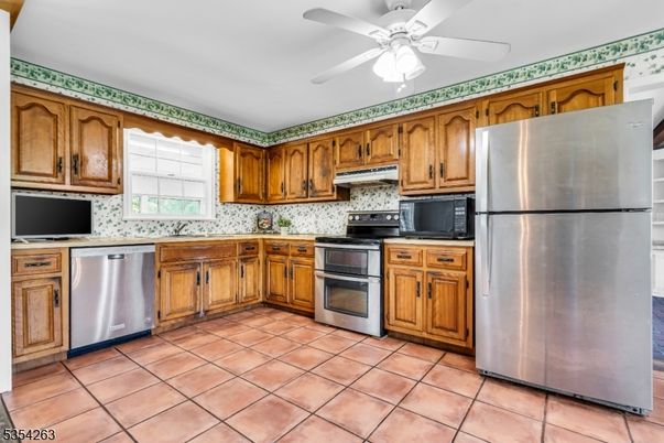 Interior, Kitchen, Stainless Steel Appliances