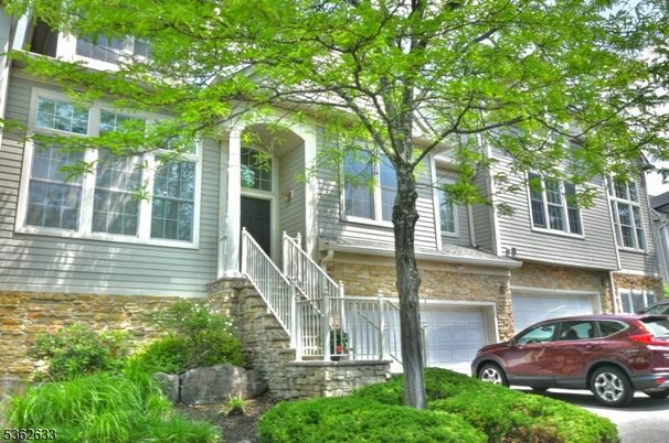 Attached, Exterior, Facade, Rowhouse