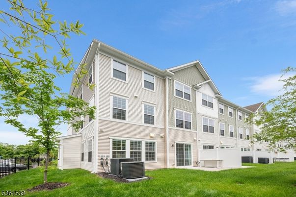 Backyard, Exterior, Facade, Rowhouse