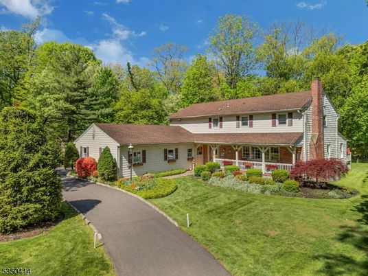 Backyard, Exterior, Facade, Split Level
