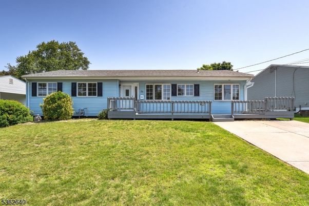 Backyard, Exterior, Facade, Ranch