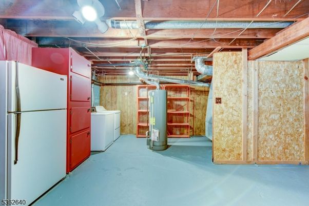 Interior, Washer, Wooden Beams